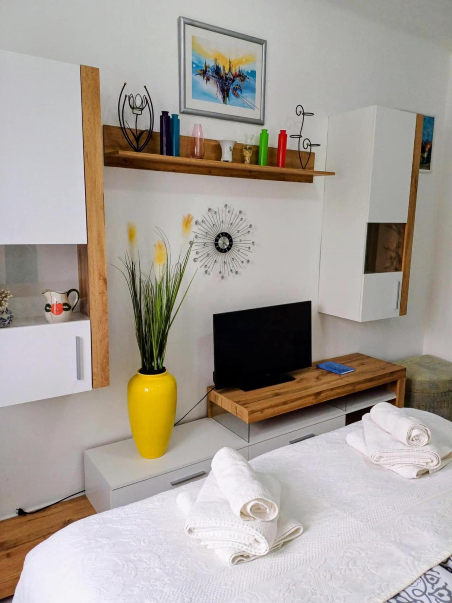 Unicum Vendeghaz Hotel Abádszalók Buitenkant foto