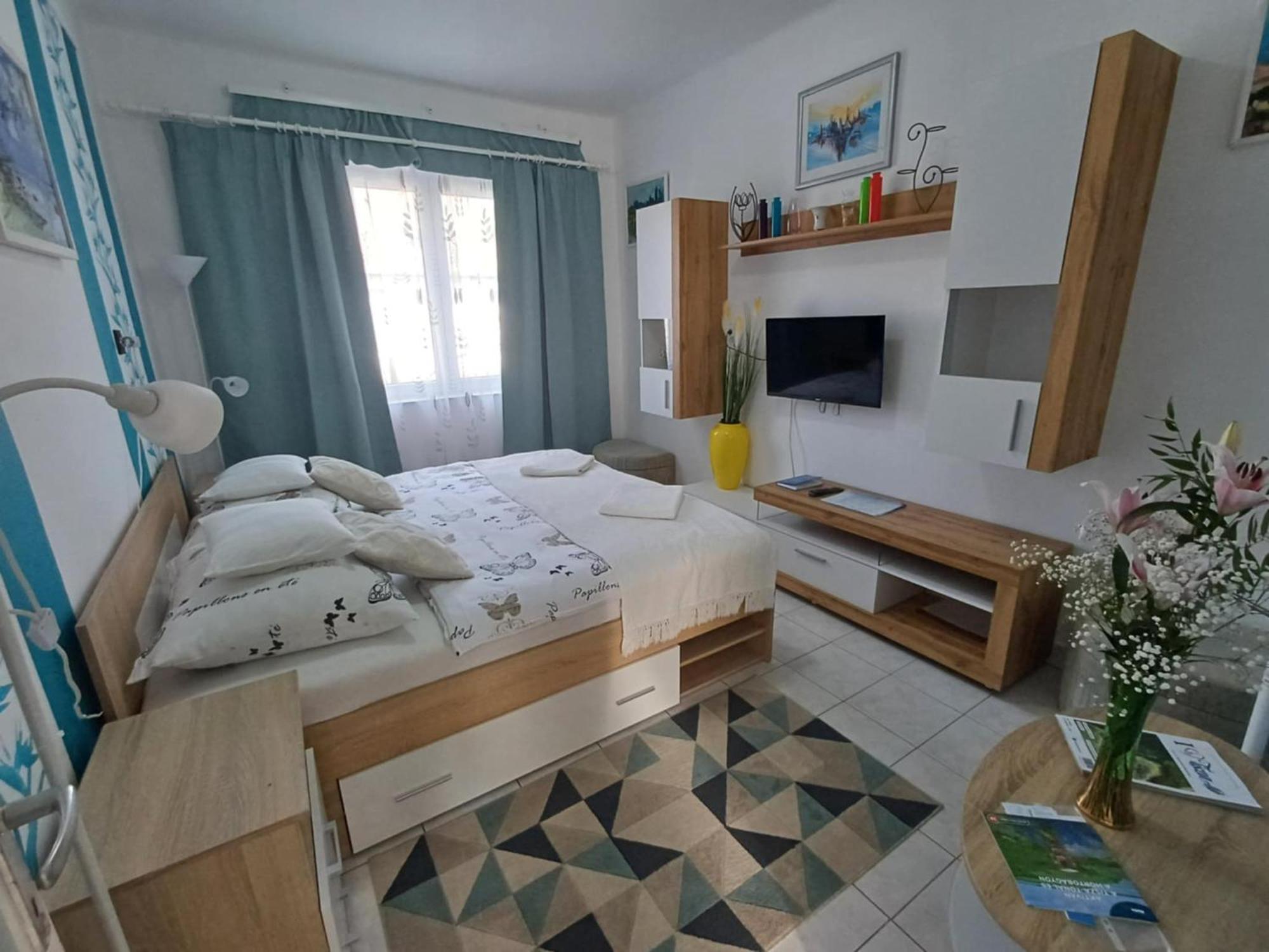 Unicum Vendeghaz Hotel Abádszalók Buitenkant foto